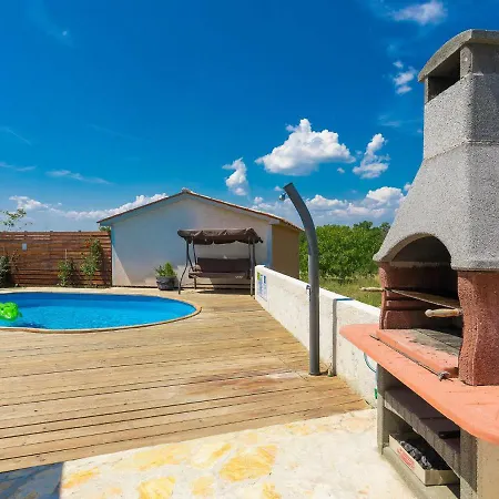 Casa de Férias Stefanina By Interhome